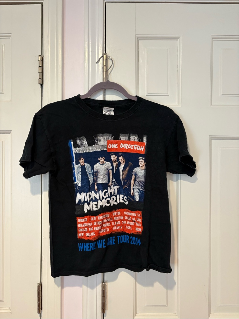 Gildan Black One Direction 'Midnight Memories' Graphic Tee 2014 youth size Large